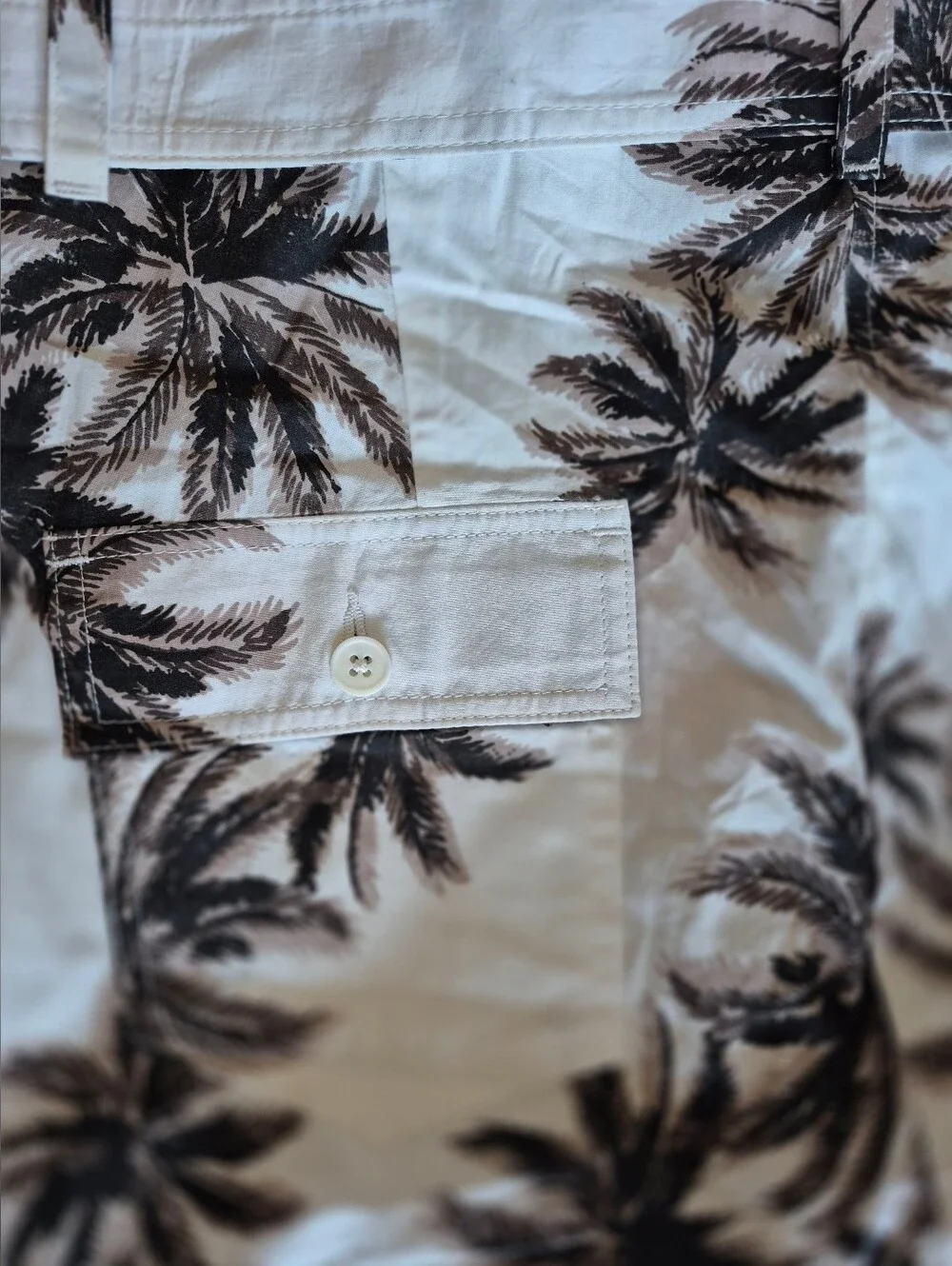 Le Superbe Bermuda Shorts White Palm Print Size 2 NEW